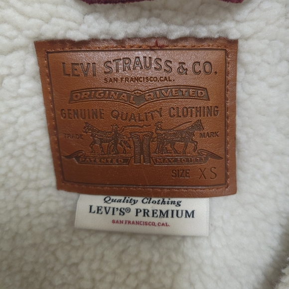 NWT Levi's Original Trucker Jacket Corduroy Sherpa Women's XS Irregular Burgundy - Picture 12 of 16